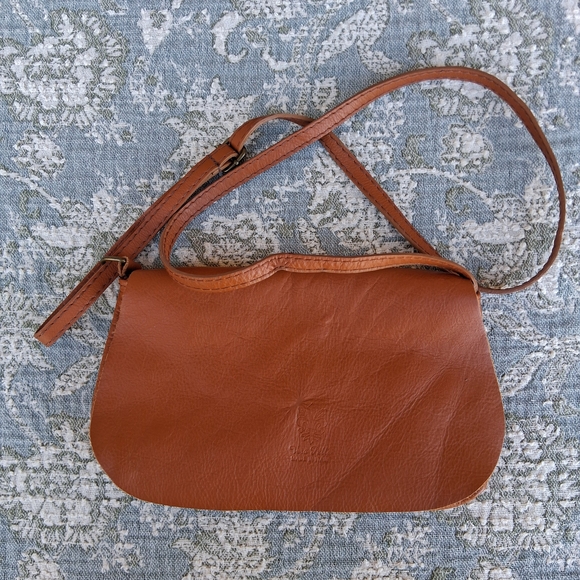 Vera Pelle Handbags - 💖 Vera Pelle Tan Leather Crossbody Bag ECU